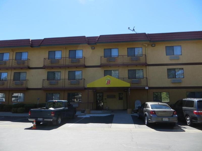 Super 8 By Wyndham Chico Hotel Exterior photo